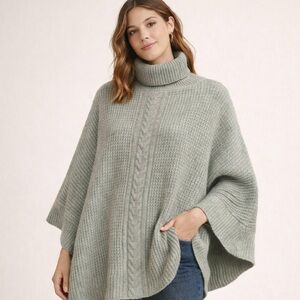 Barbour Cable Knit Poncho in Tan Size M
